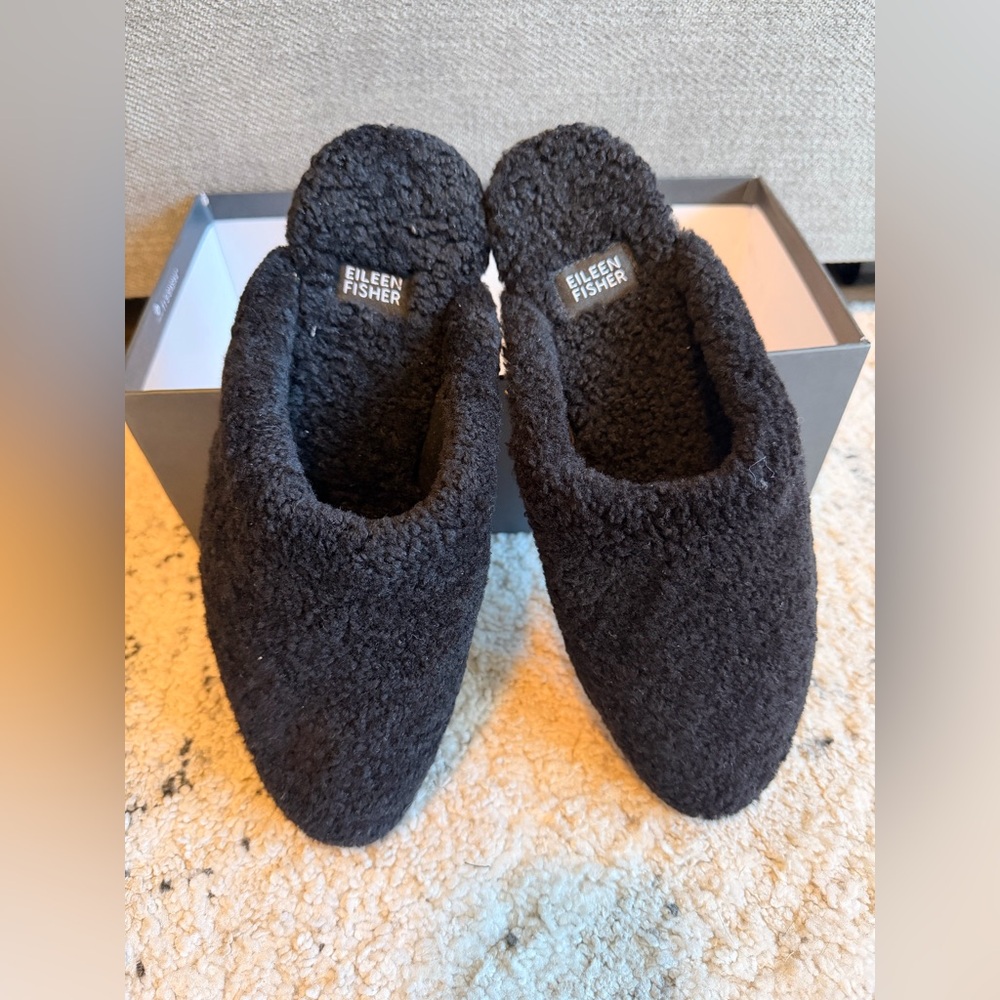 Eileen Fisher Black Shearling Slipper Size 6M